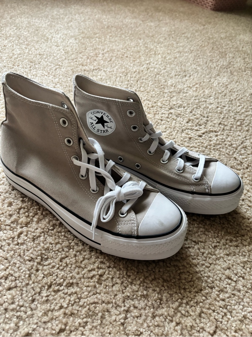 NWOT Converse Chuck Taylor All Star Platform Sneakers